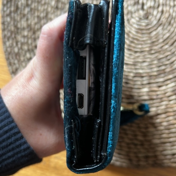 Adrienne Vittadini Deep Blue Velvet Wristlet - Picture 4 of 4